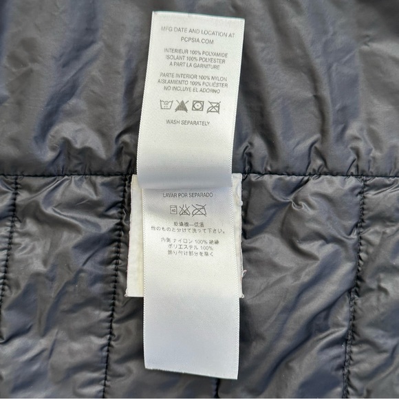 Patagonia Jacket - Flaw - Picture 12 of 12
